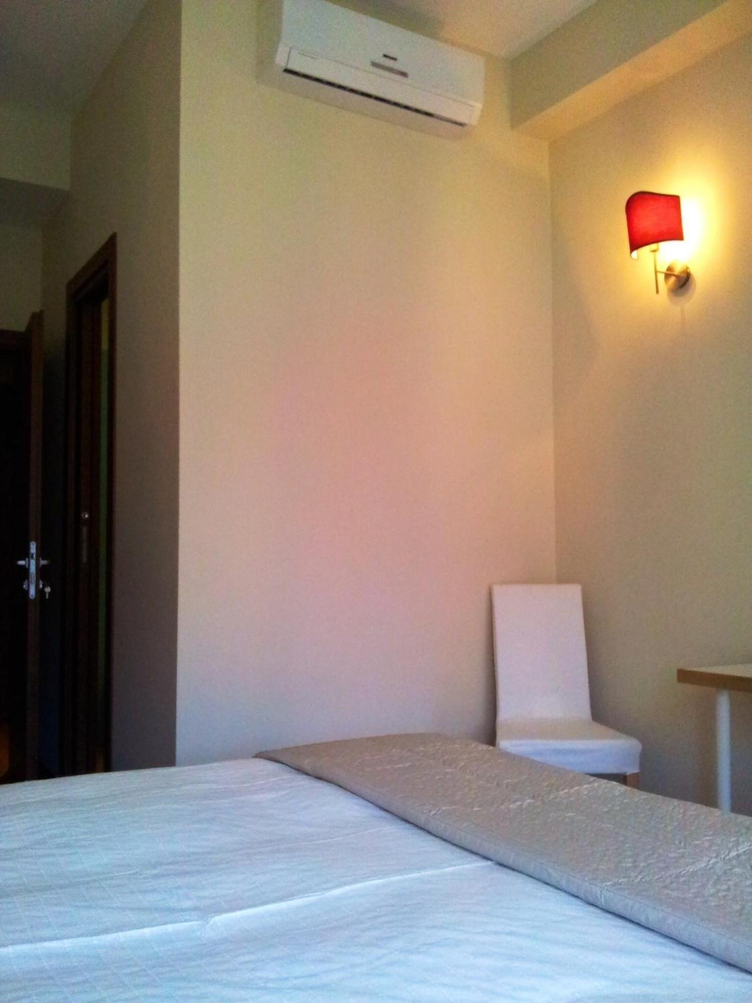 Trastevere Chic Rome Room photo